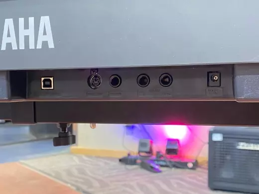 Yamaha P225 B 5